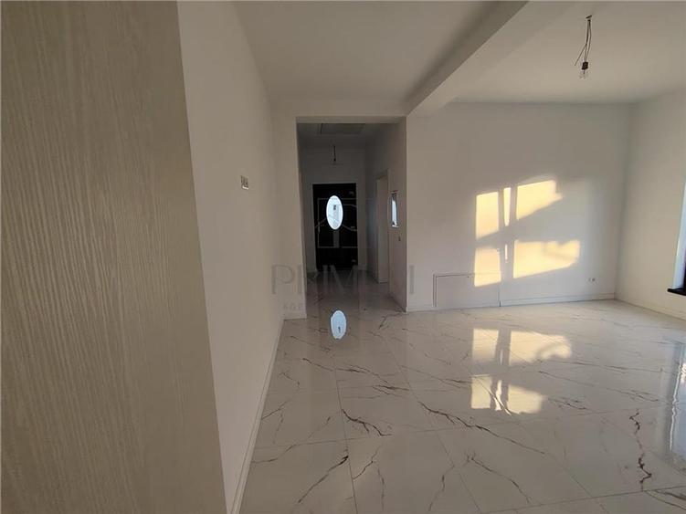 Duplex cu 3 camere cu Canalizare în Moșnița Nouă