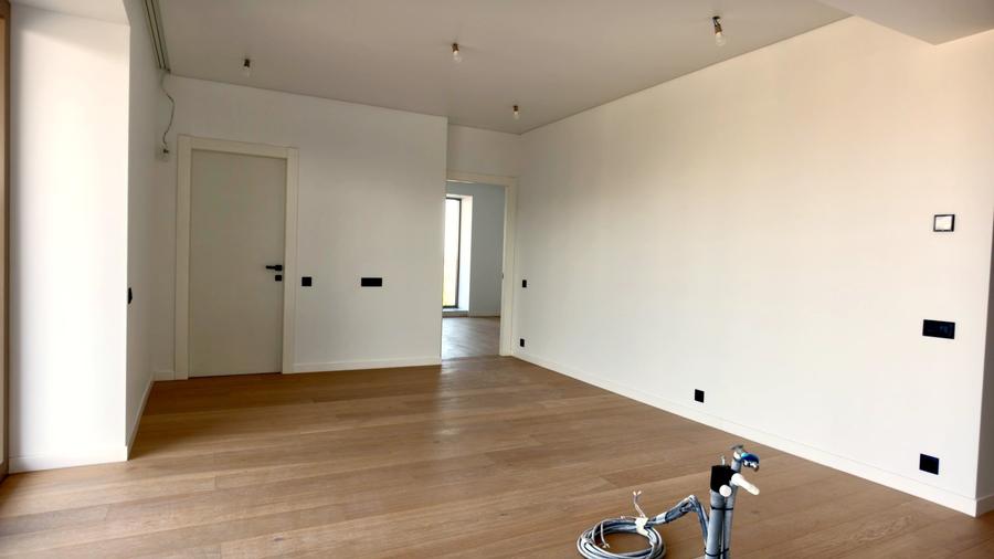 Apartament cu 3 camere în Petricani