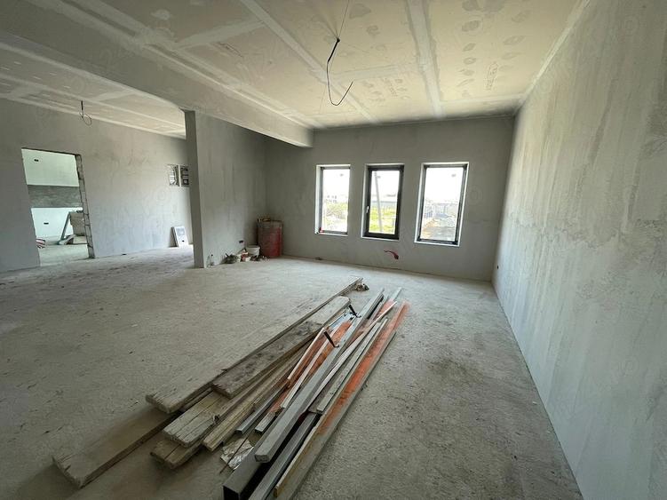 Casă cu Teren 610 Mp în Cumpăna