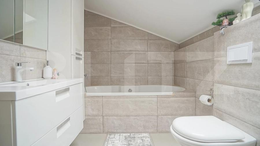 Apartament cu 4 camere decomandat, mobilat în Florilor