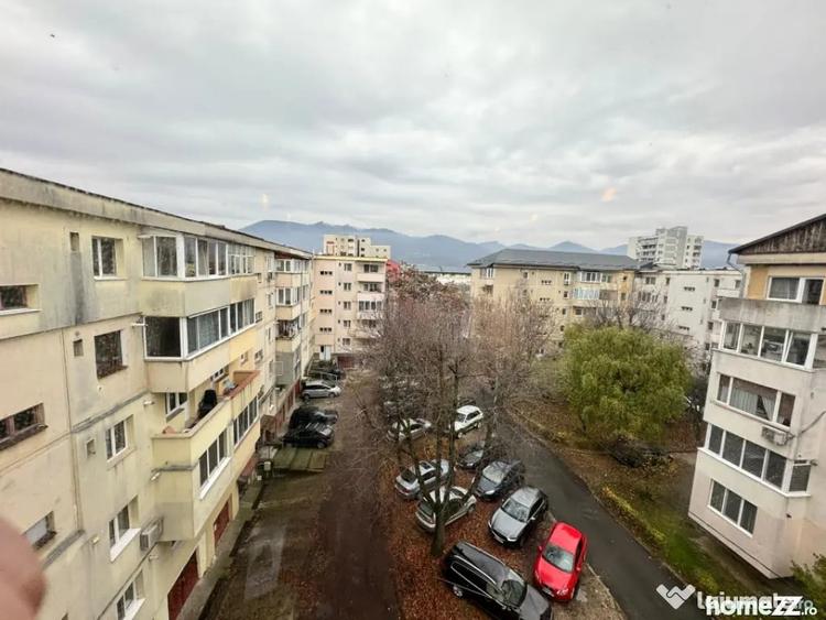 Apartament cu 4 camere decomandat, mobilat în Central