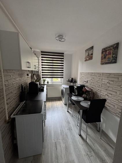 Apartament cu 2 camere semidecomandat, mobilat în Vlahuță