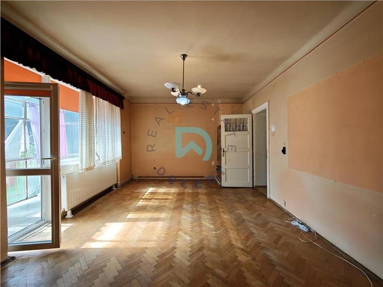 Apartament cu 2 camere decomandat în Brașovul Vechi