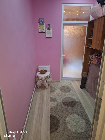 Apartament cu 2 camere semidecomandat în Victoriei