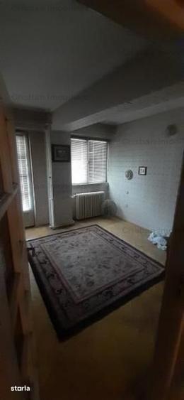 Casă cu 7 camere cu Teren 169 Mp în Central