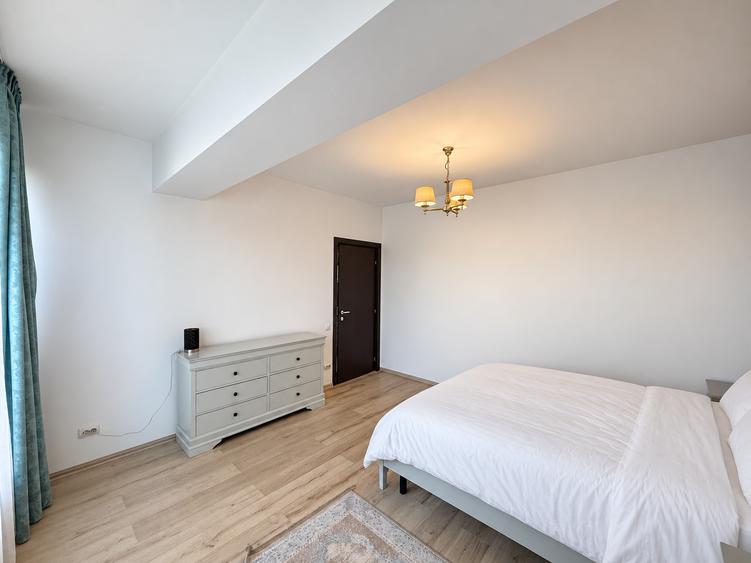 Apartament cu 3 camere semidecomandat în Iancu Nicolae
