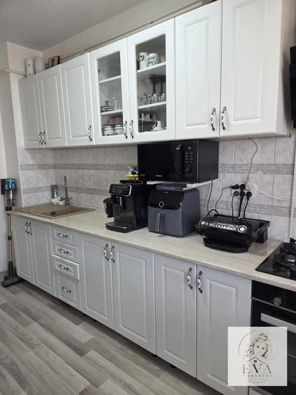 Apartament cu 3 camere decomandat în Progresul