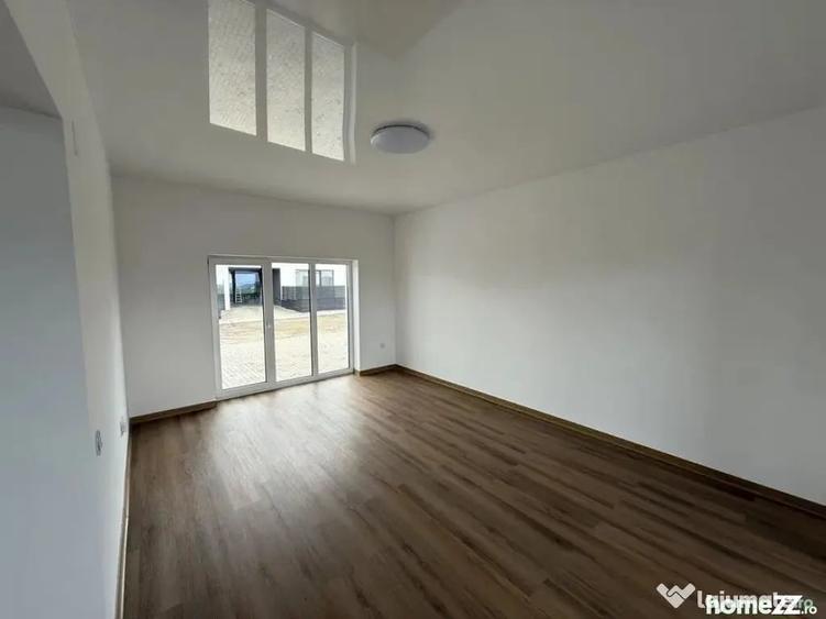 Casă cu 4 camere cu Teren 333 Mp în Tărlungeni