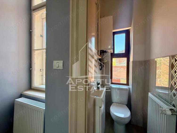 Apartament cu 5 camere decomandat în Sinaia