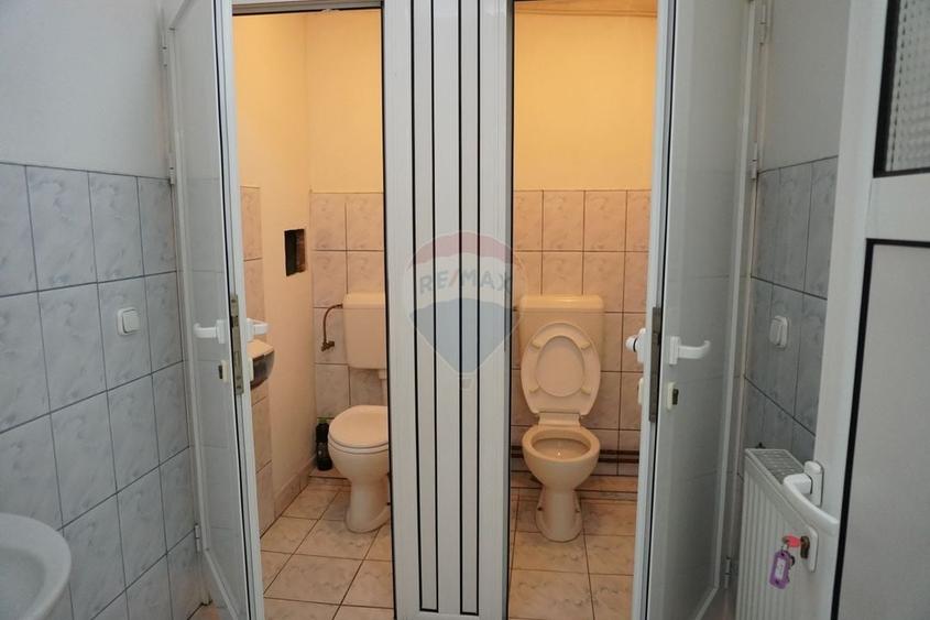 Spațiu comercial, de 23.700000762939 mp, în Central