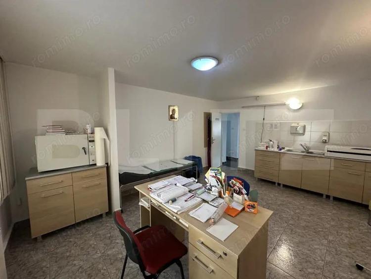 Apartament cu 3 camere decomandat în Micro 17