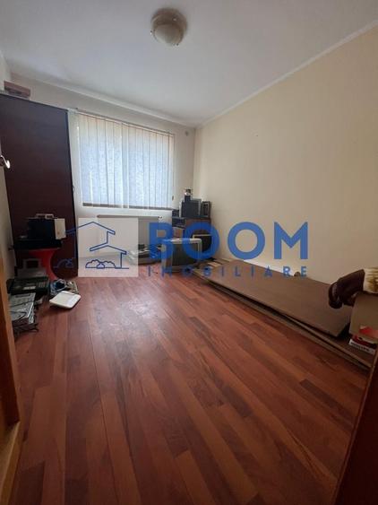 Casă individuală cu 7 camere cu Canalizare în Păușești-Măglași