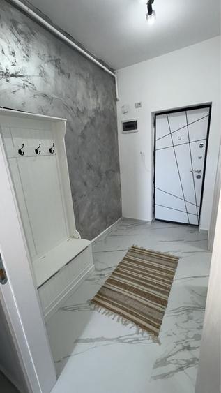 Garsonieră decomandată în Roșu