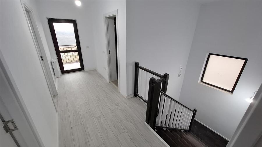 Casă individuală cu 5 camere cu Canalizare în Valea Lupului