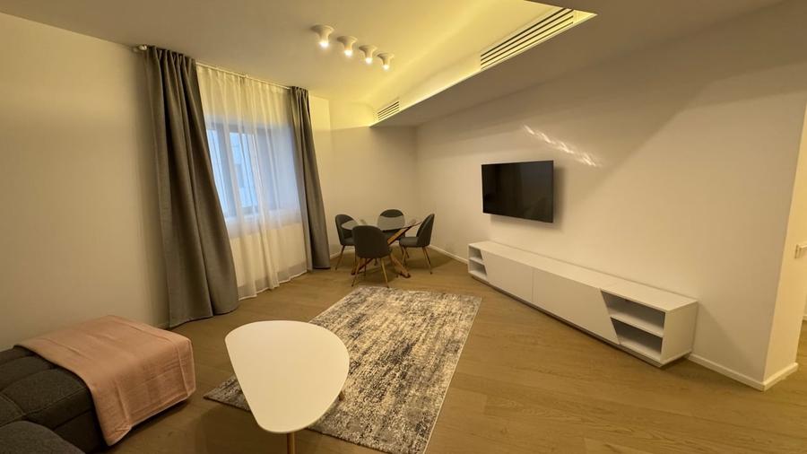 Apartament cu 3 camere decomandat, mobilat în Drumul Taberei