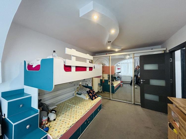 Apartament cu 2 camere decomandat în Hipodrom 2