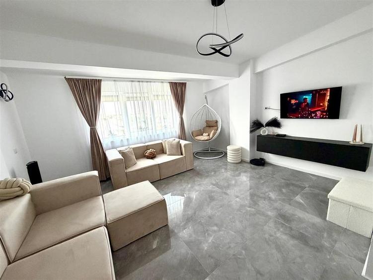 Apartament cu 2 camere decomandat, mobilat în Ipotești