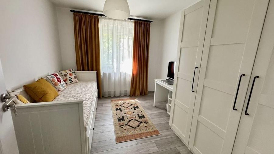 Apartament cu 3 camere decomandat în Șagului