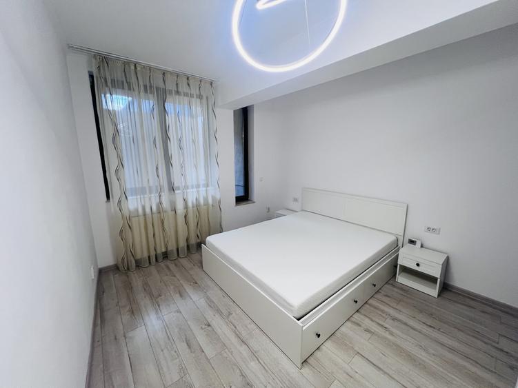 Apartament cu 2 camere semidecomandat, mobilat în Eminescu