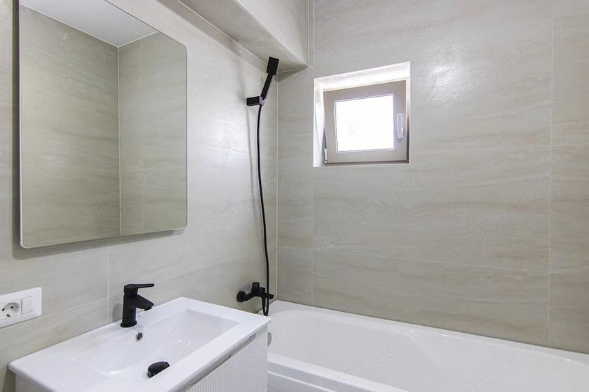 Casă cu 7 camere cu Teren 369 Mp în Ferme