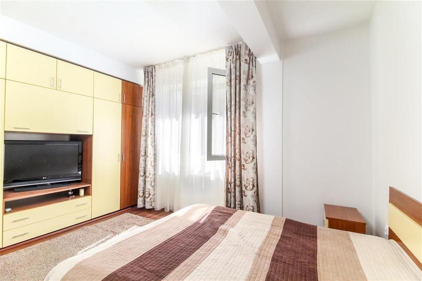 Apartament cu 2 camere semidecomandat, mobilat în Bună Ziua