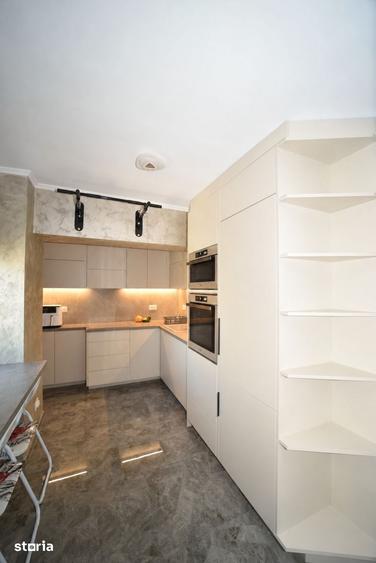 Apartament cu 3 camere în Piața Unirii