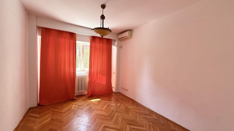 Apartament cu 4 camere decomandat în Unirii