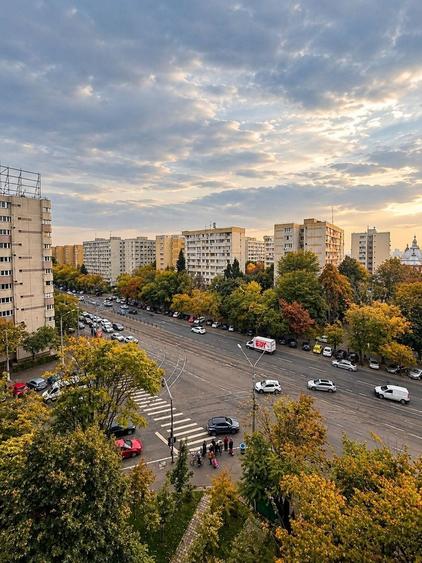 Apartament cu 3 camere semidecomandat în Bucur Obor