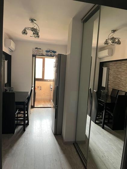 Apartament cu 2 camere decomandat în Micro 20