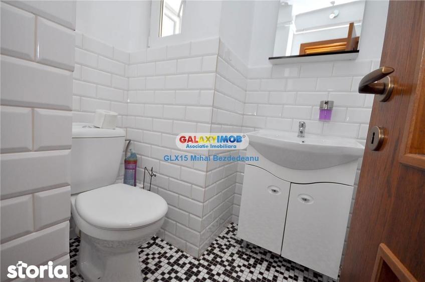 Apartament cu 3 camere semidecomandat, mobilat în Universitate