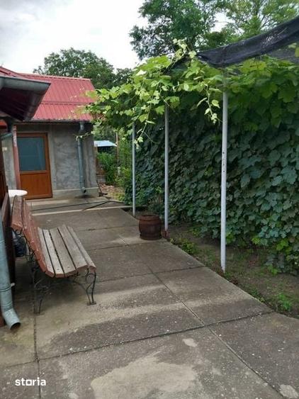 Casă cu 4 camere cu Teren 162 Mp în Ghizdaru