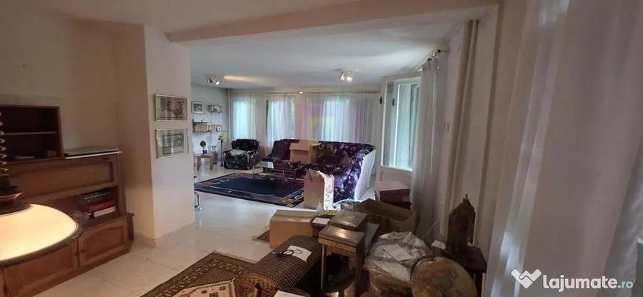 Casă cu 6 camere cu Teren 1000 Mp în Cornu
