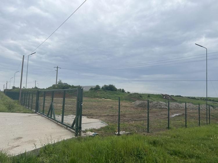 Vand sau inchiriz teren zona Bradu - 3