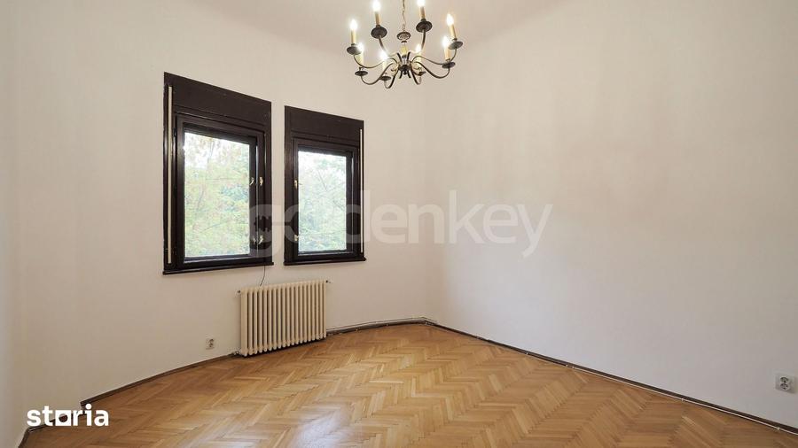 Apartament cu 4 camere în Primăverii