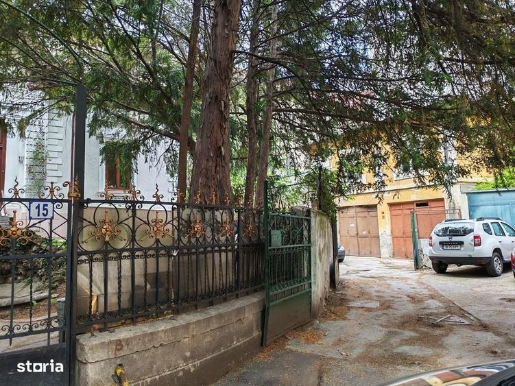 Casă cu 3 camere în Cișmigiu