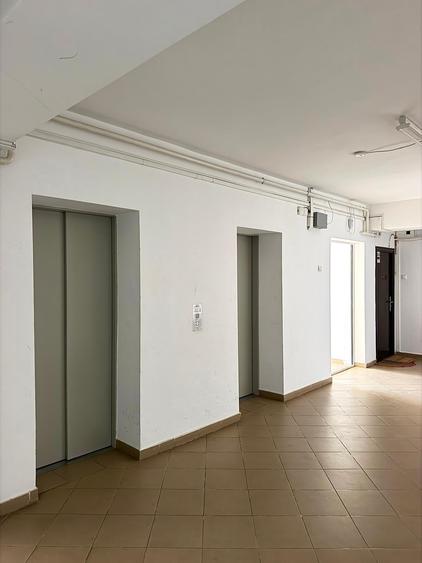 Apartament cu 3 camere semidecomandat în Drumul Taberei