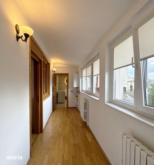 Apartament cu 3 camere semidecomandat în Tomis I