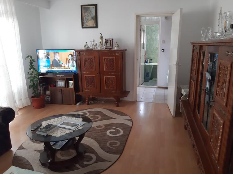 Apartament cu 2 camere semidecomandat în Confecții