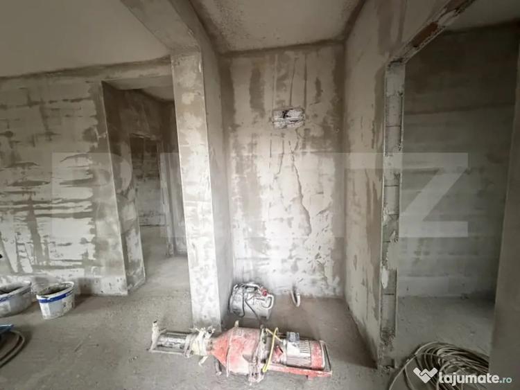 Apartament cu 4 camere decomandat în Central