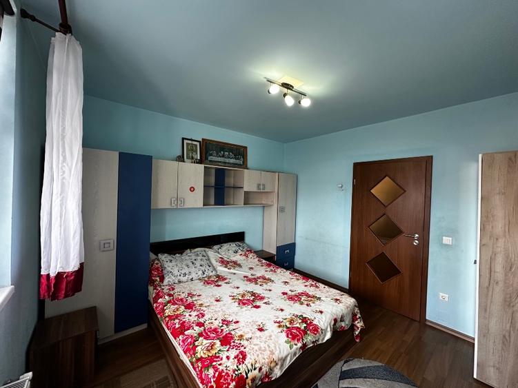 Apartament cu 4 camere decomandat, mobilat în Terezian
