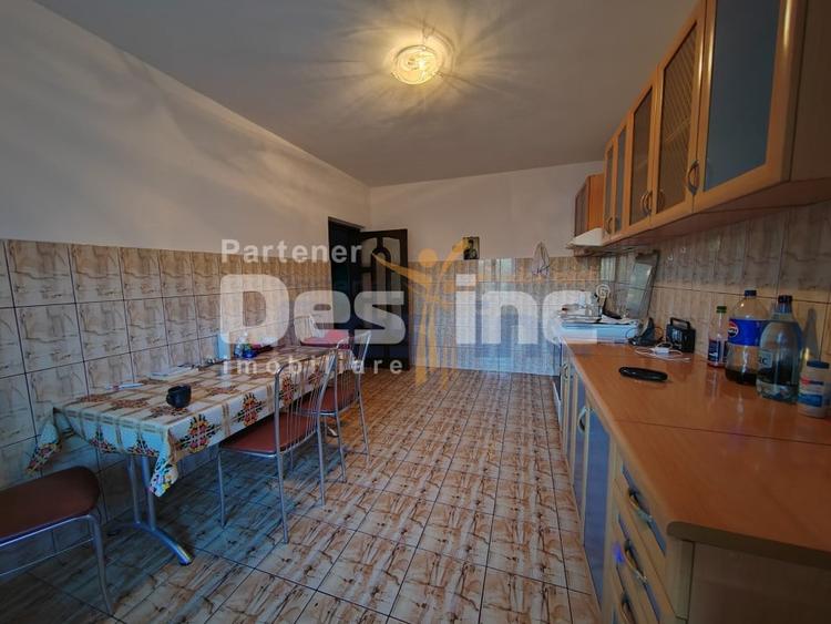 Casă individuală cu 4 camere cu Canalizare în Bucium