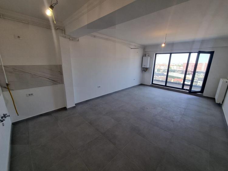 Apartament cu 3 camere decomandat în Energia