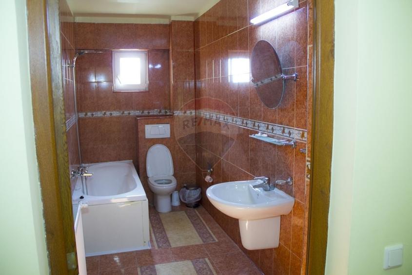 Hotel de vanzare la cateva minute de Podul Mogosoaia –Cu 40 de camere - 28