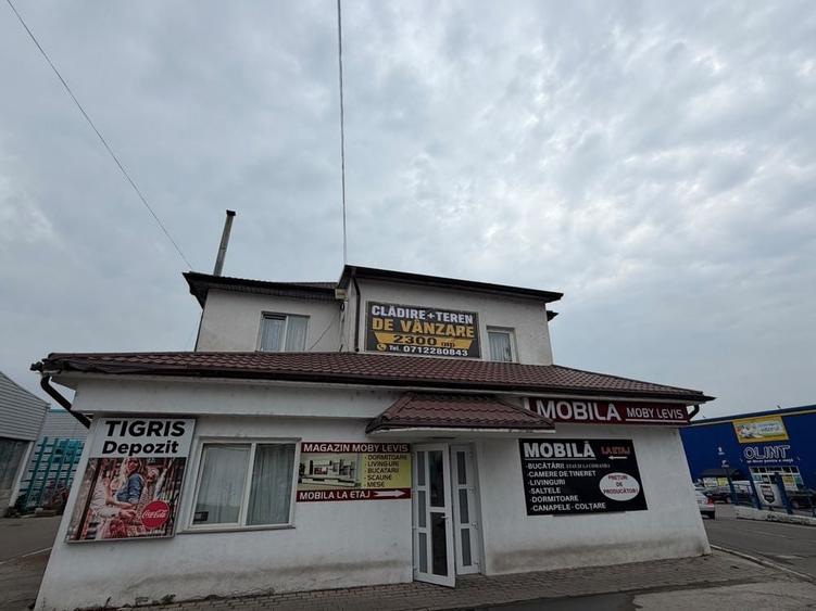 Spațiu comercial, de 2,300 mp, în Central