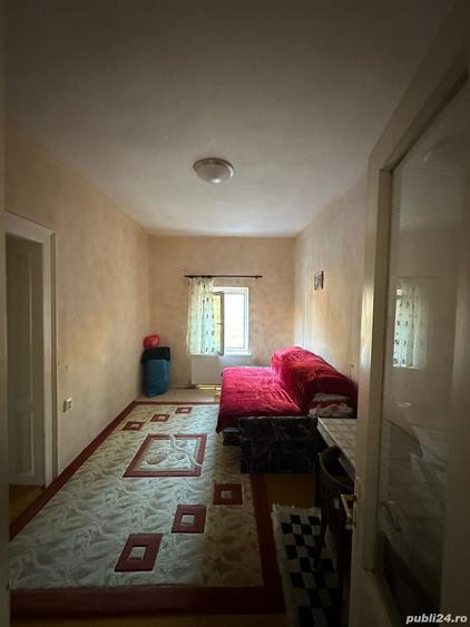 Casă cu 6 camere cu Teren 1498 Mp în Variaș