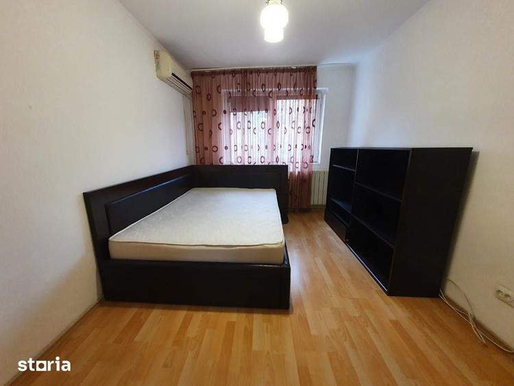 Apartament cu 3 camere semidecomandat în Drumul Taberei