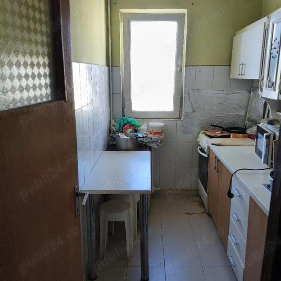 Apartament cu 4 camere semidecomandat în Theodor Pallady