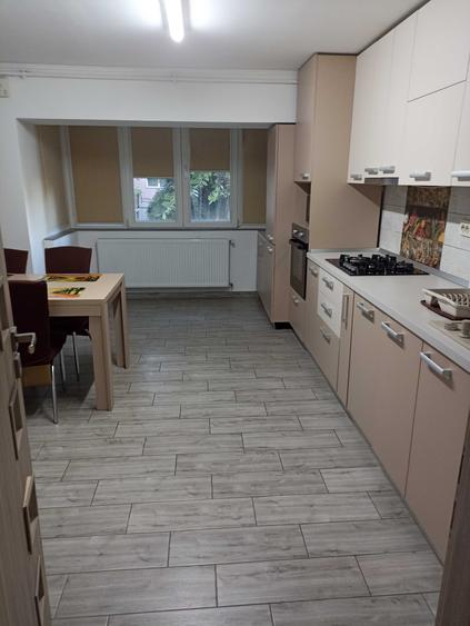 Inchiriez apartament 3 camere, zona soarelui - 6