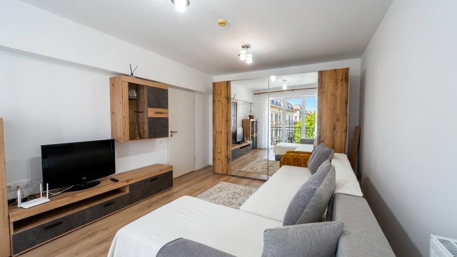 Apartament cu 2 camere decomandat, mobilat în Tractorul