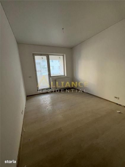 Apartament cu 3 camere decomandat în Metalurgiei